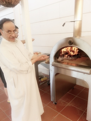 4 पहियों स्टेनलेस स्टील पिज्जा ओवन आउटडोर 900 मिमी लकड़ी से निकाल दिया पिज्जा ओवन